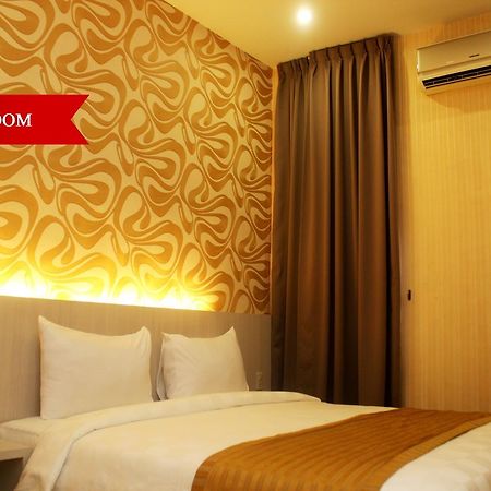 Lj Hotel Medan Extérieur photo
