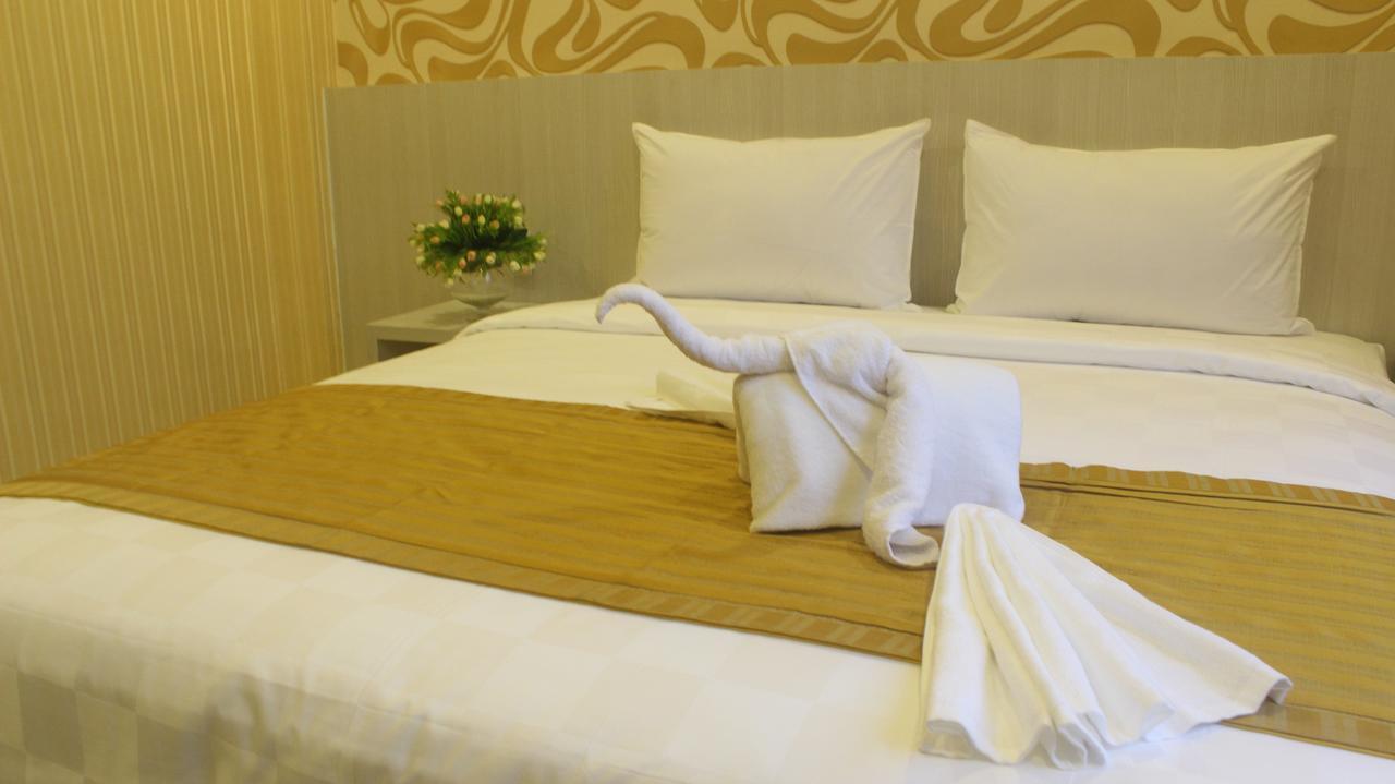 Lj Hotel Medan Extérieur photo