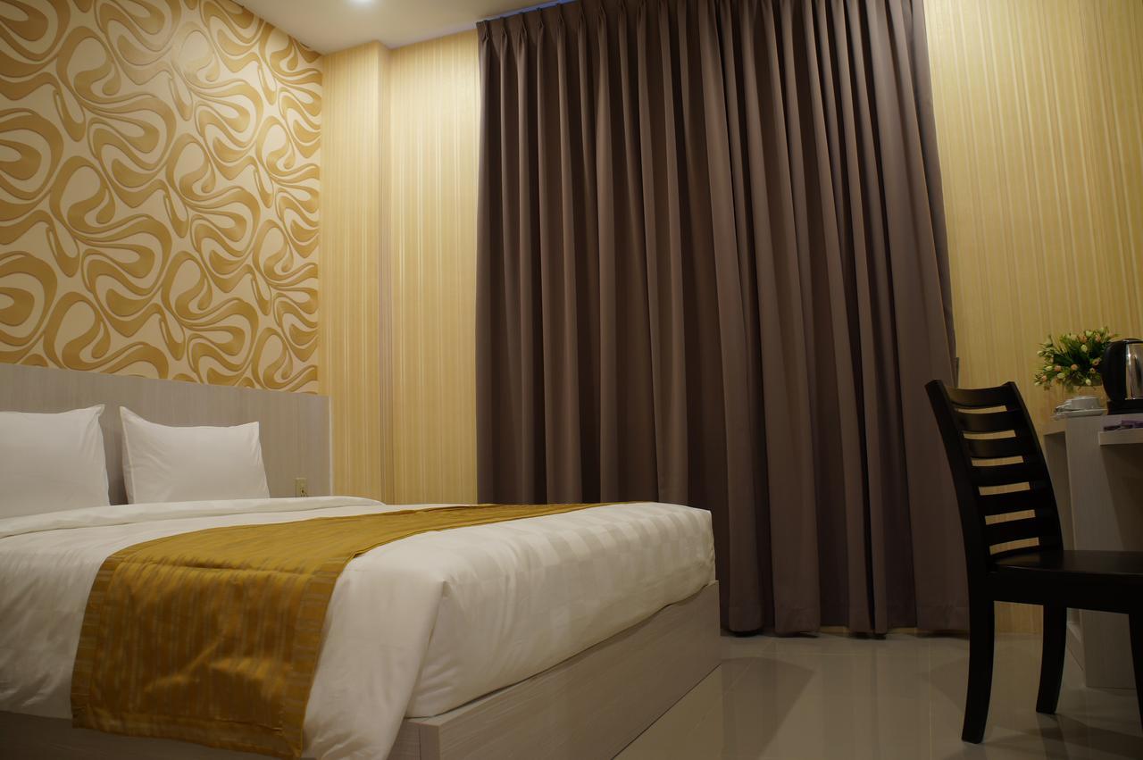 Lj Hotel Medan Extérieur photo