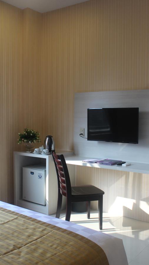 Lj Hotel Medan Extérieur photo