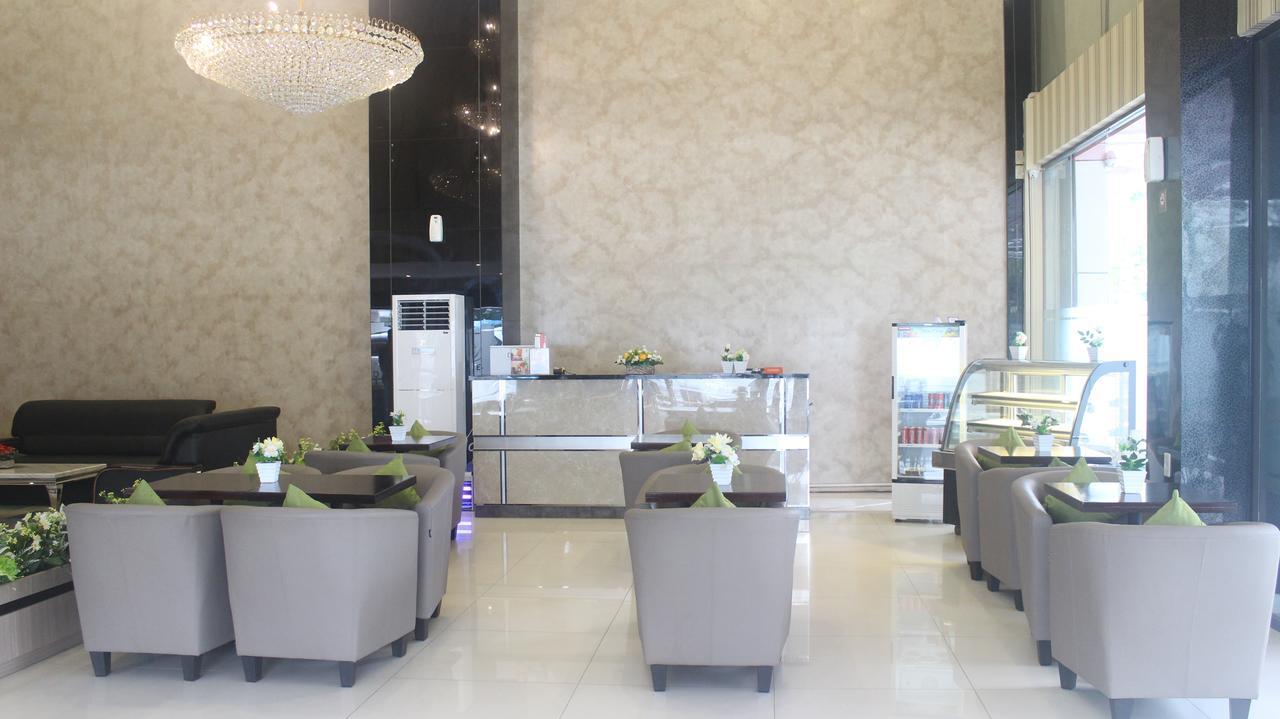 Lj Hotel Medan Extérieur photo